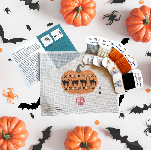 Black Cats Mini Pumpkin 18 mesh Needlepoint Kit
